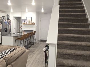 947 E Thunderbolt Ct, Layton, UT 84040