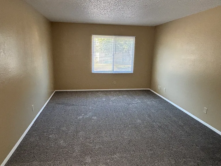 2950 Wildwood Dr #4 — Photo 3