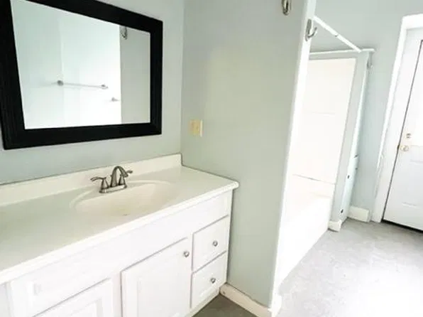 208 High St APT 5, Portland, ME 04101