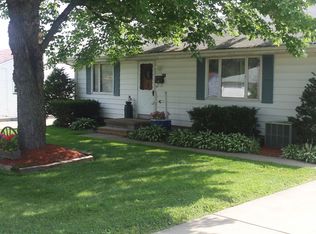 303 Rebecca Ave, Hubbard, OH