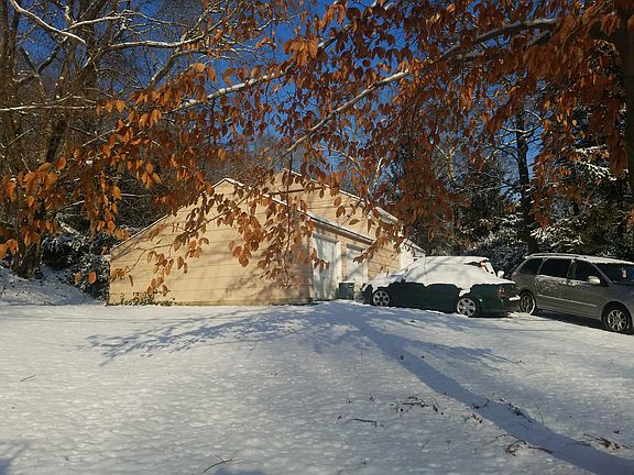 2nd image of 13 Croton St