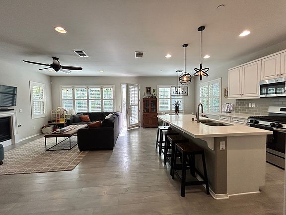 3rd image of 1129 Savanna Ln