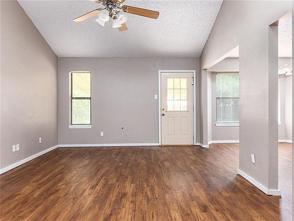 4th image of 614 Miller St