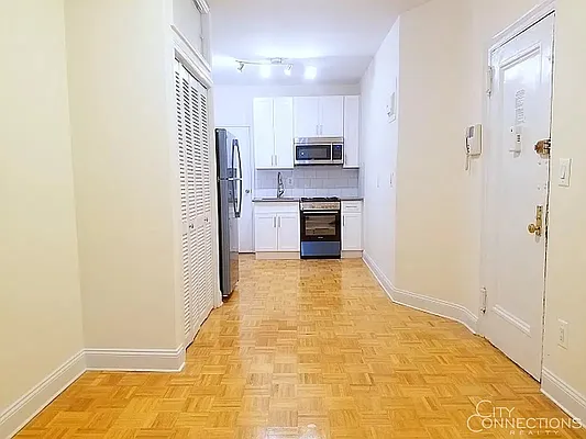 Rented by City Connections Realty | media 2