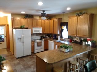 9860 Monclova Rd, Monclova, OH 43542