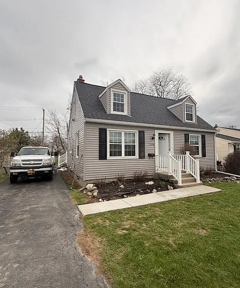 1328 Cleveland Dr — Photo 1