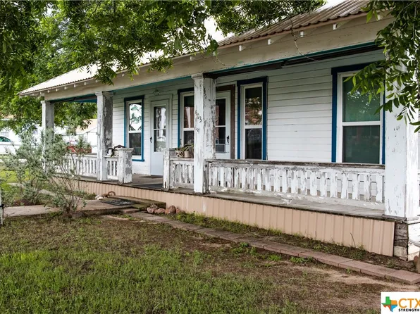 403 S Nolan Ave, Cameron, TX 76520