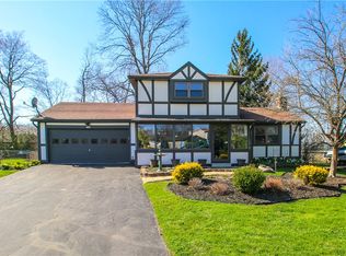 124 Grandview Ln, Rochester, NY 14612