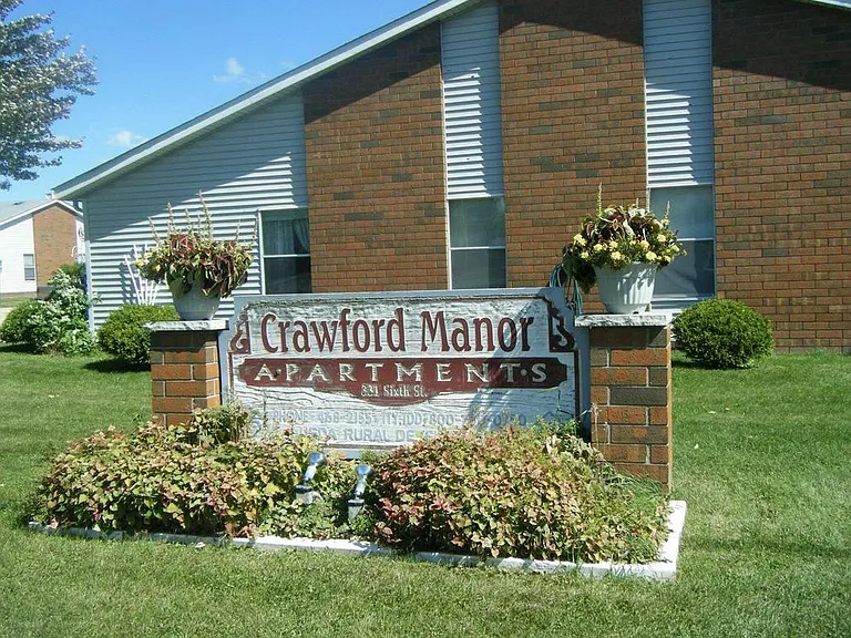 Crawford Manor Apartments — Photo 1