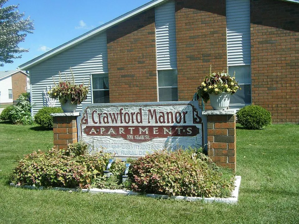Crawford Manor Apartments