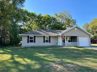 305 N Flint Ave, Bolivar, MO 65613