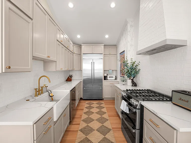 4701 Beach Dr SW — Photo 16