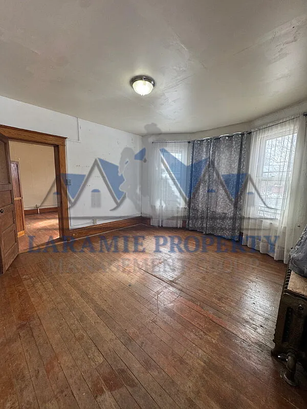 Building Photo - 619 S 5th St #1