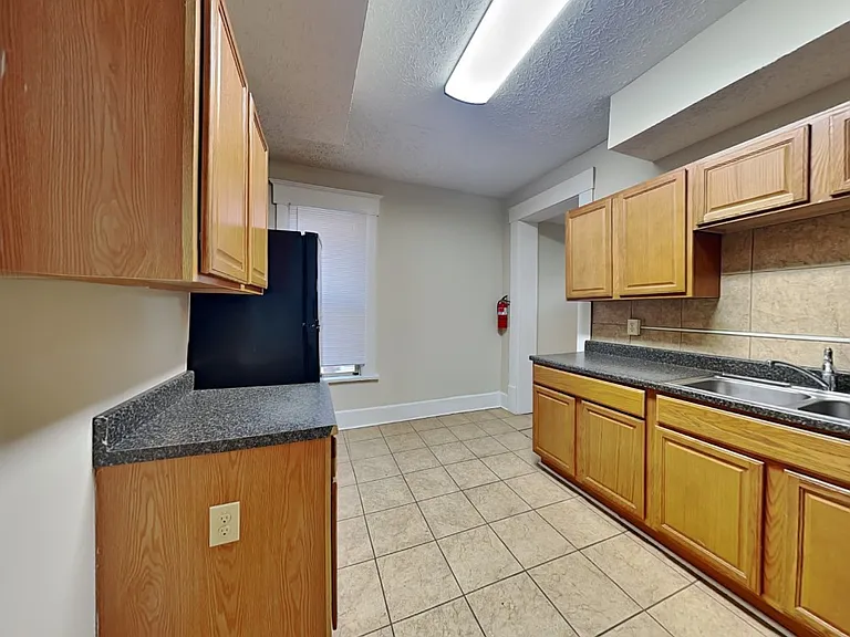 80 Euclid Ave — Photo 11