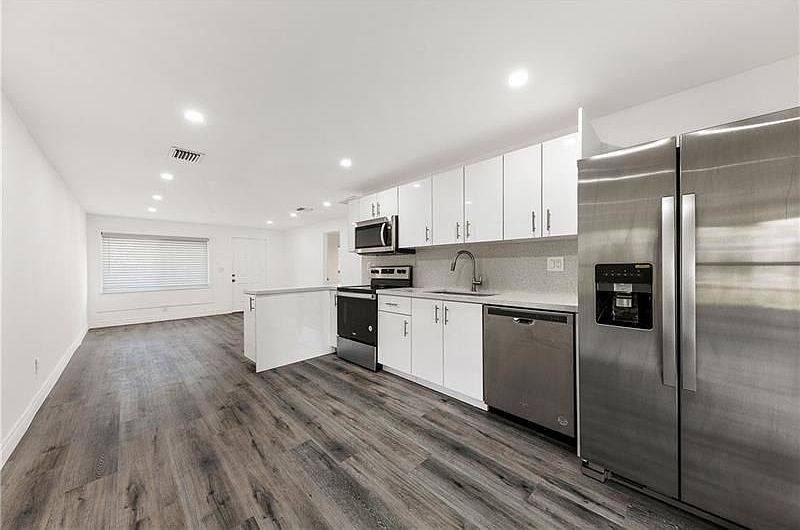 1st image of 4020 SW 50th St
