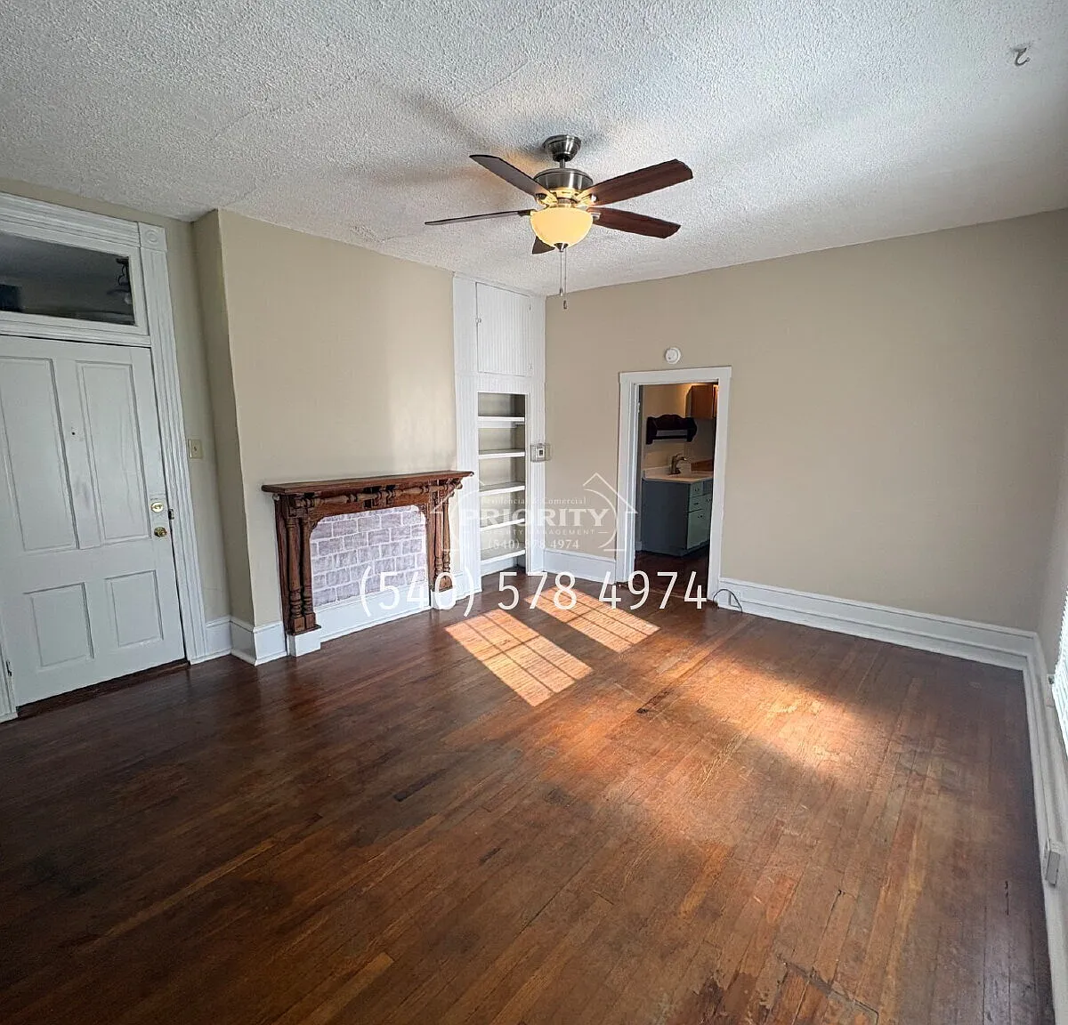 408 E Market St — Photo 4