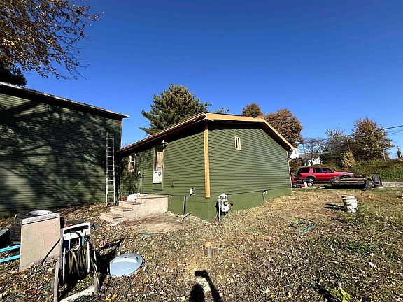 5th image of 1706 N Orchard Rd