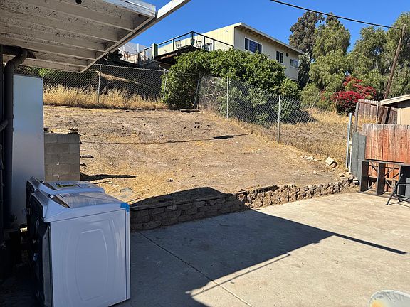 4th image of 8136 Dodie St