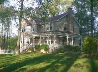 402 Martin Ln, Cottontown, TN 37048