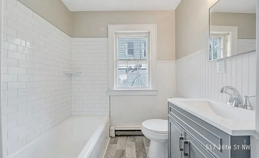 Charming 2BR Home with Hardwood Floors & Private Yard — Photo 2