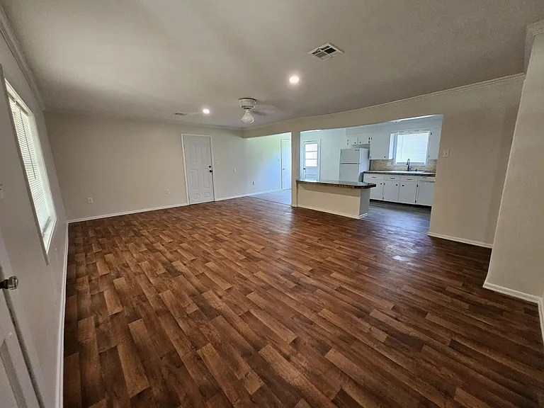 1522 Peach Tree Ln — Photo 6
