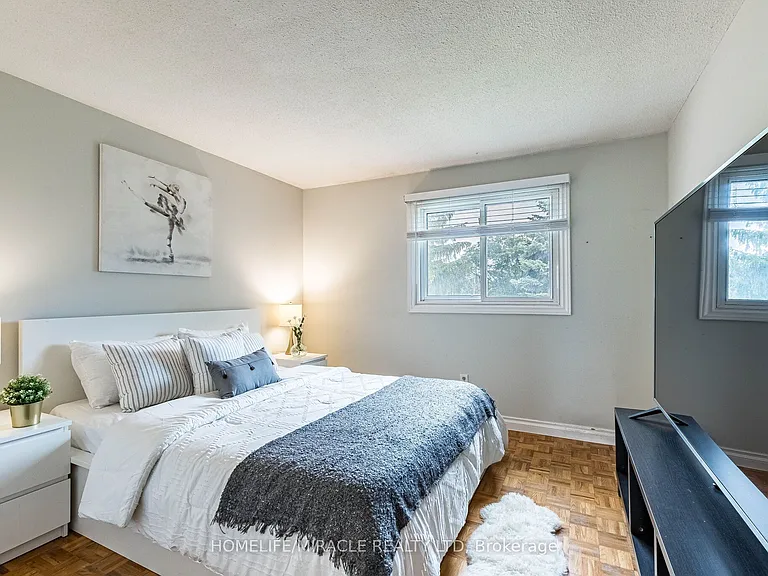 2335 Council Ring Rd — Photo 37