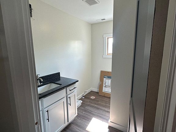4th image of 123 S 2nd Ave #A