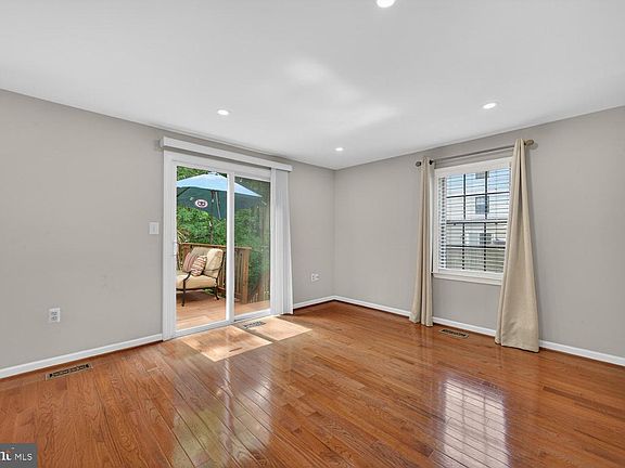 5th image of 6059 Clerkenwell Ct