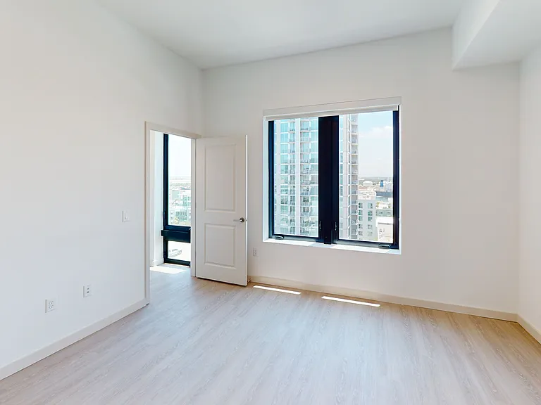 101 N Meridian — Photo 115