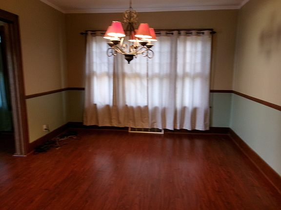 4th image of 1617 Illinois St