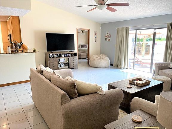 4th image of 5363 Venice Way NE