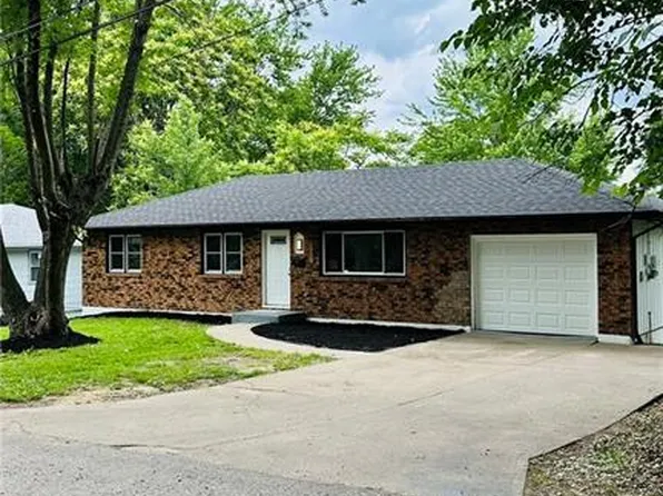 4920 Yecker Ave, Kansas City, KS 66104