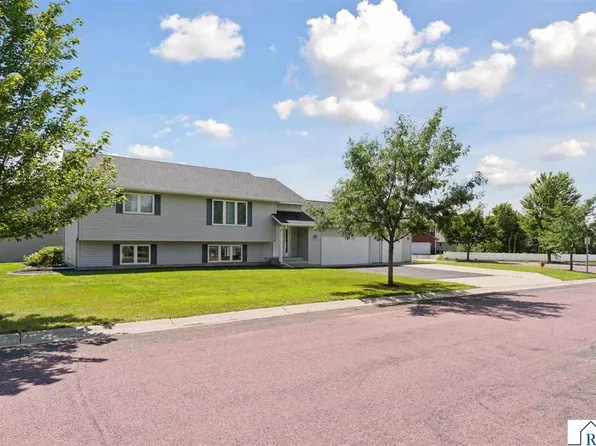101 Tattler Ln, Mankato, MN 56001