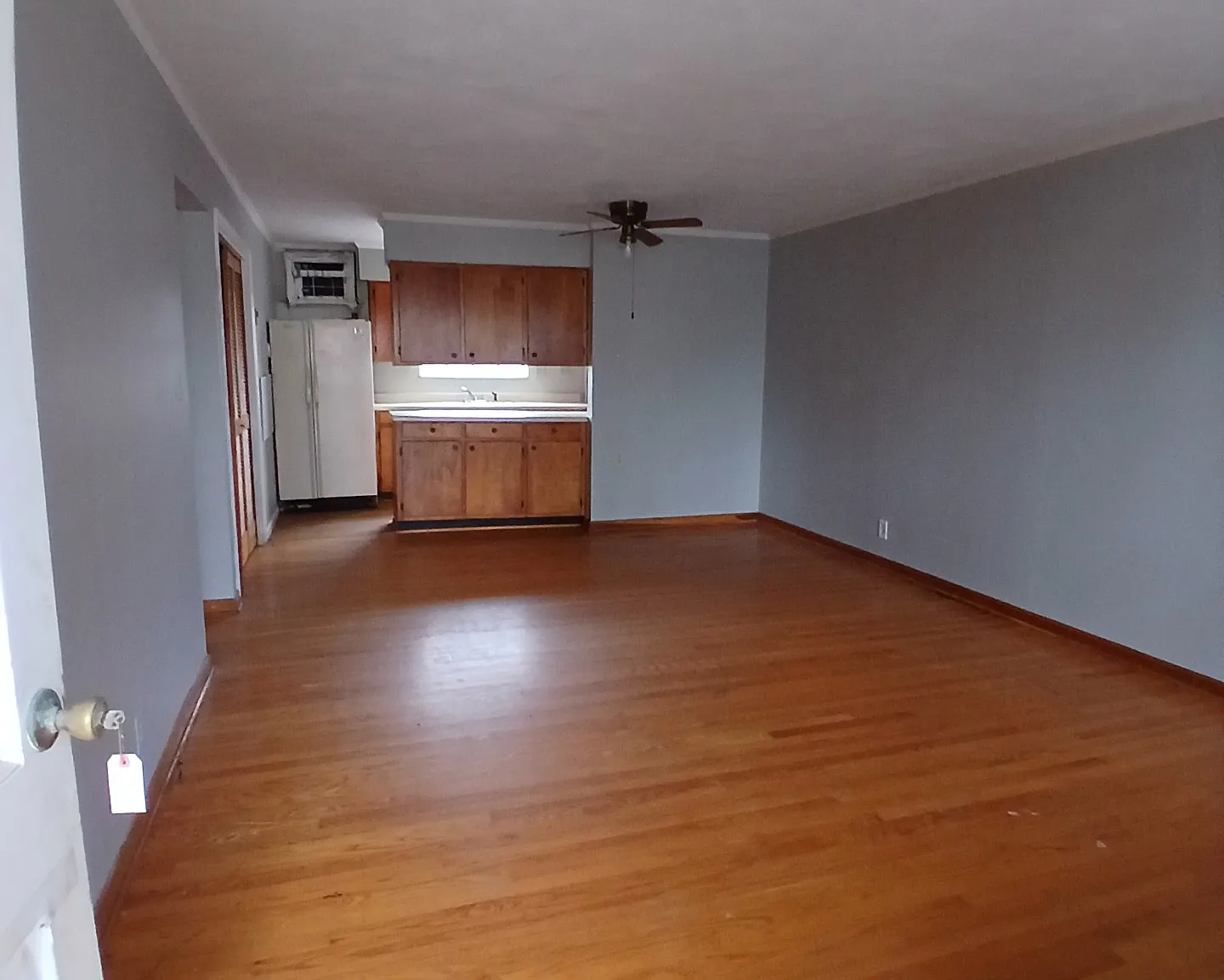 2 bed, $995 — Photo 2