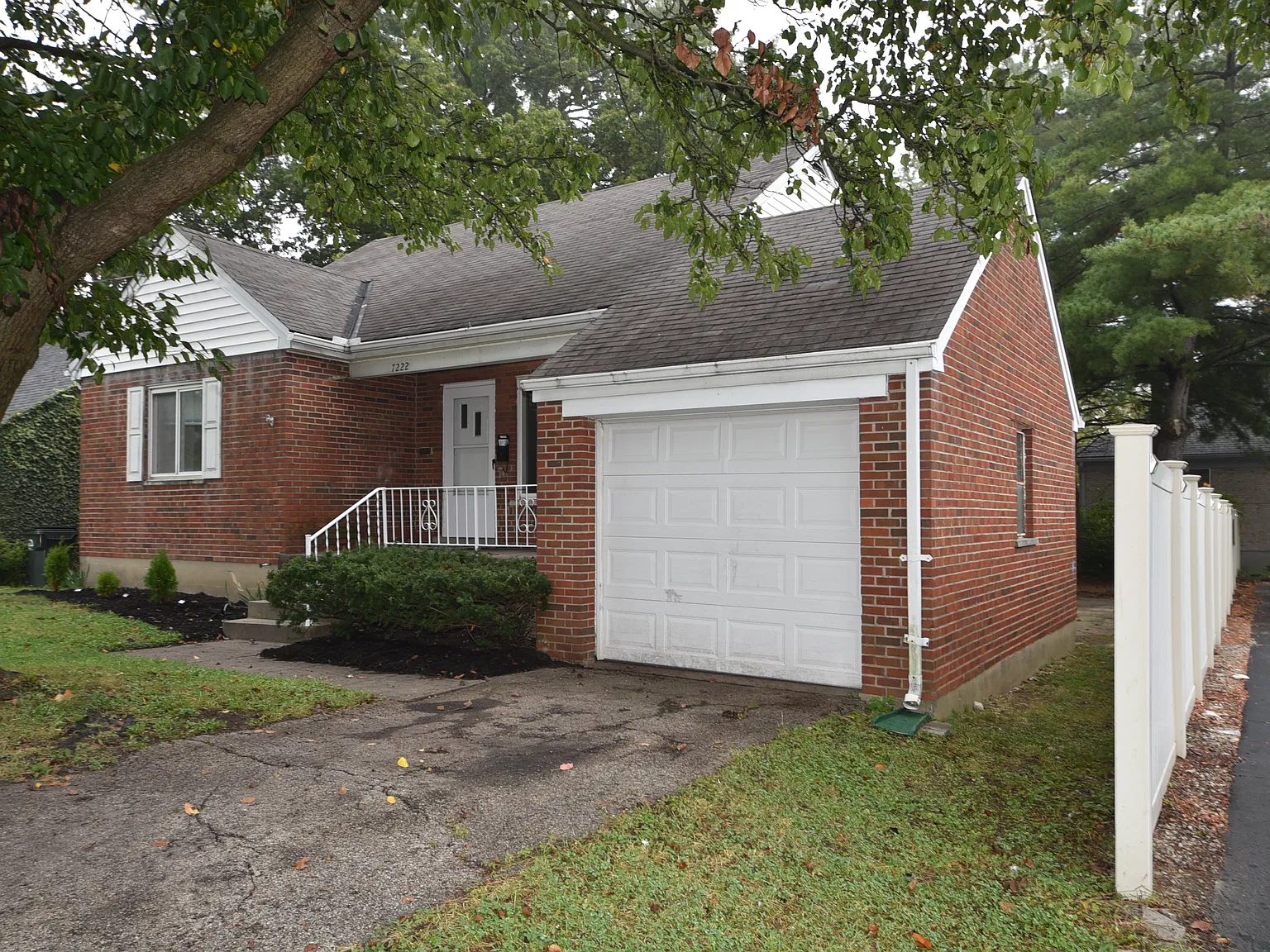 3 bed, 1192 sqft, $2,000 — Photo 2