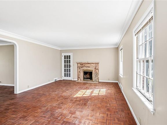 5th image of 357 Winnona Dr