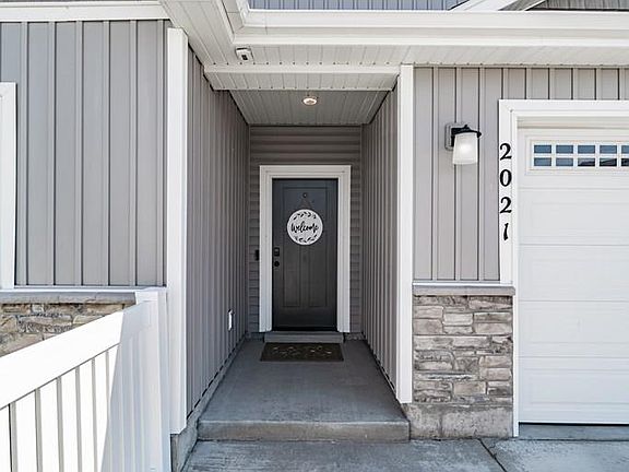 3rd image of 2021 S Summerfield Ln