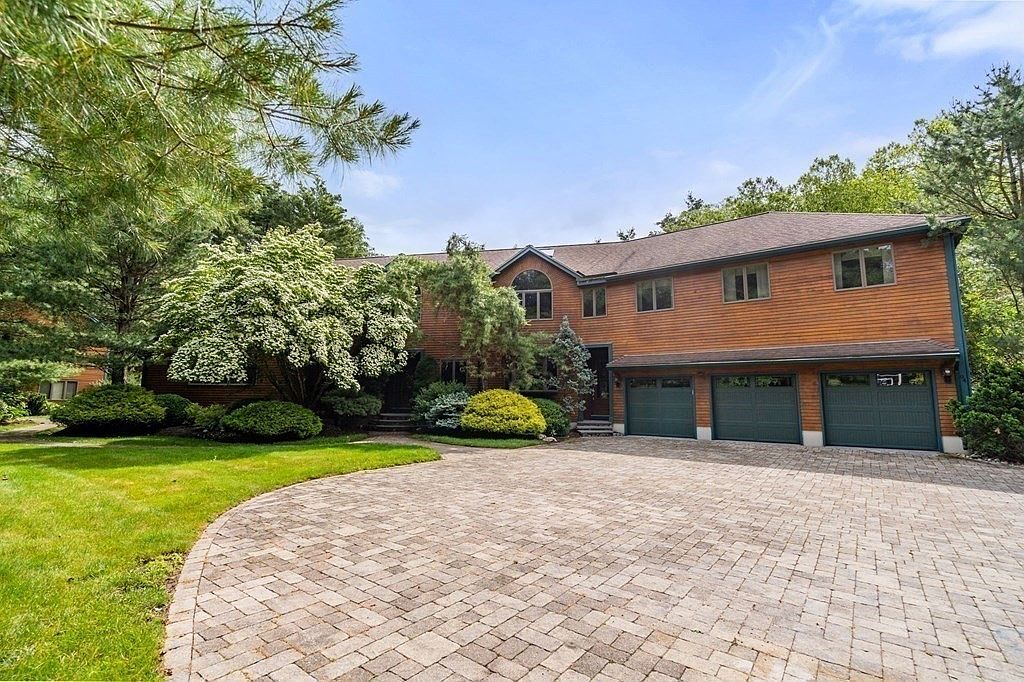 94 Topsfield Rd, Boxford, MA 01921 | Zillow