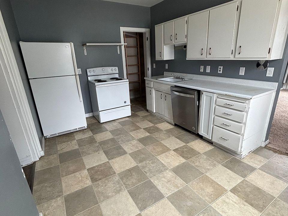1st image of 1000 4th St NW APT 4