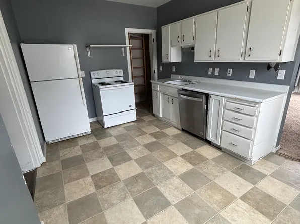 1000 4th St NW, Waverly, IA