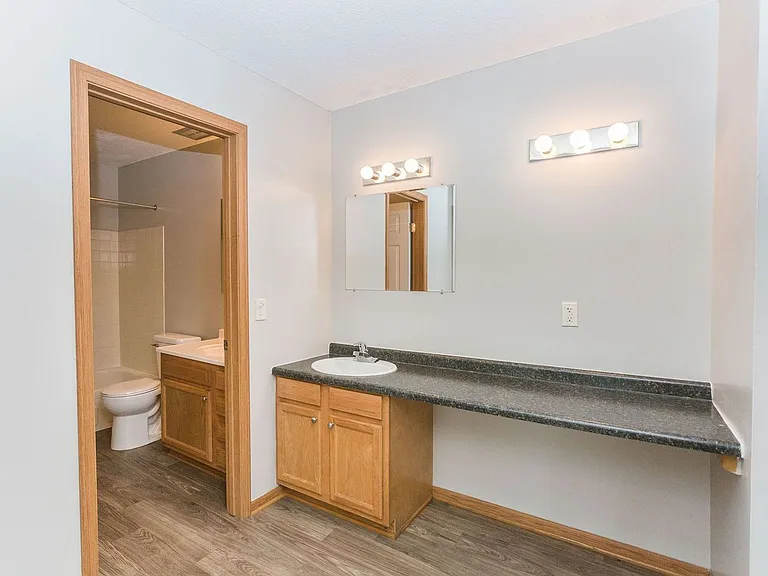 River Ridge Apartments — Photo 23