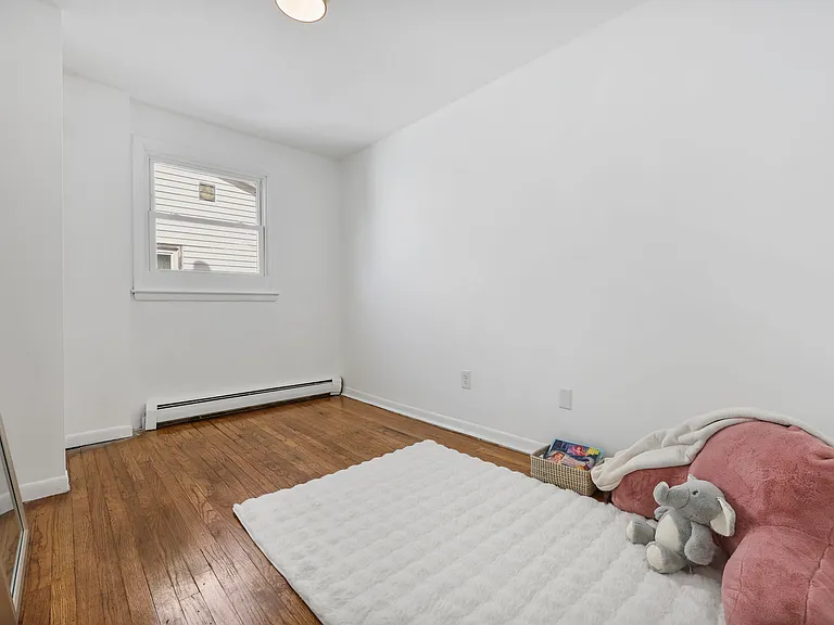 305 Mill Rock Rd — Photo 18