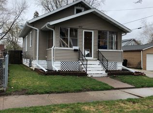 932 3rd St, Green Bay, WI 54304