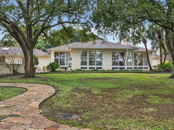 2801 Merriman St, Port Neches, TX 77651