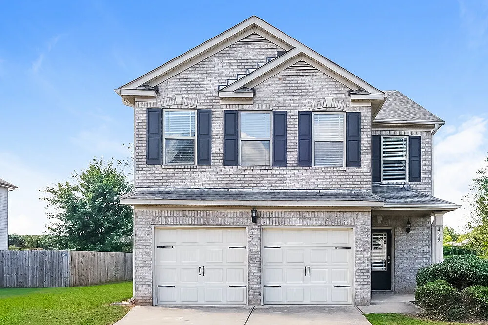 4 bed, 2.0 bath, 2200 sqft, $3,390 — Photo 1