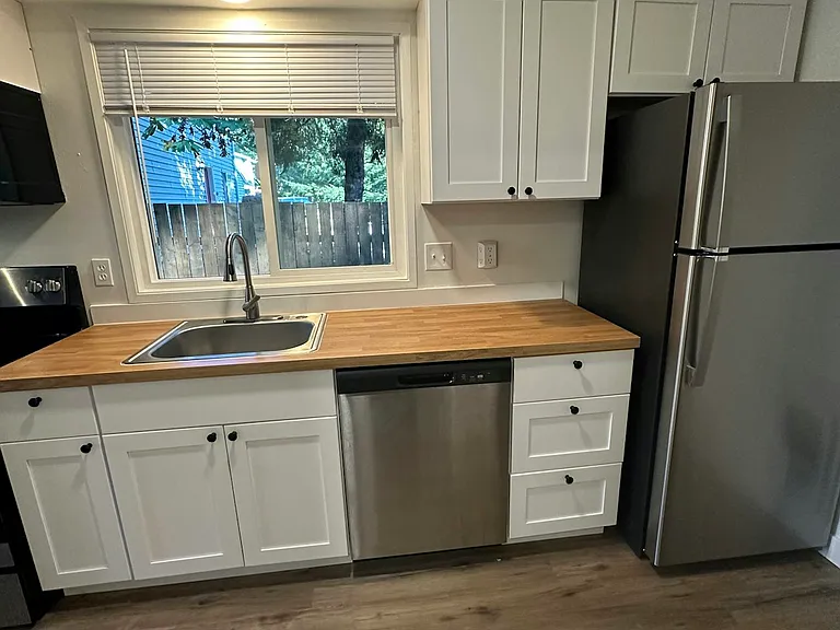 605 Andrew St #B — Photo 3