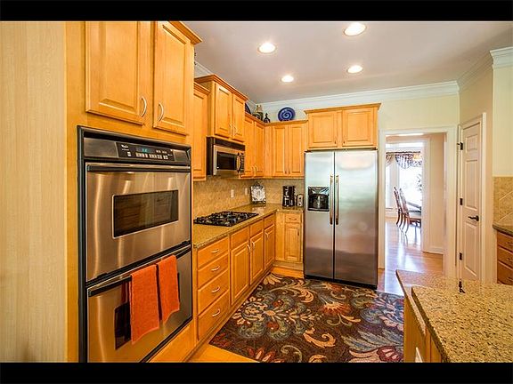 3rd image of 45 Lake Park Dr