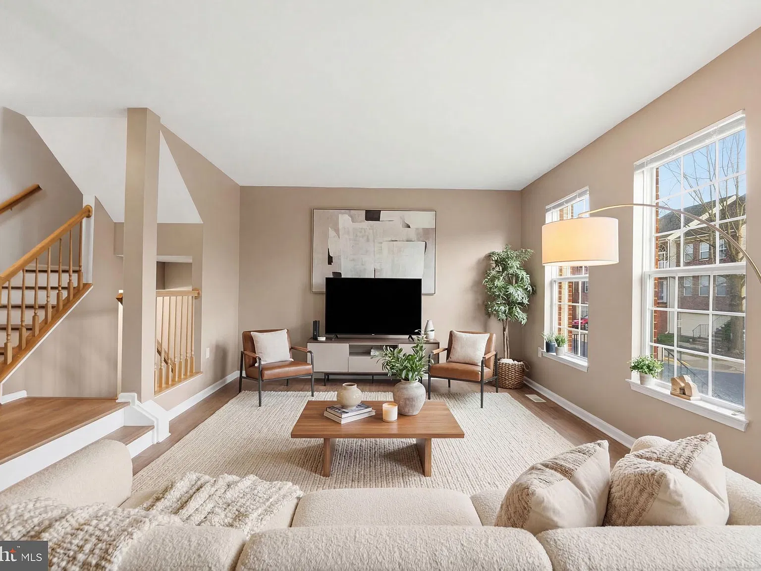 3 bed, 3.5 bath, 2460 sqft, $3,700 — Photo 4