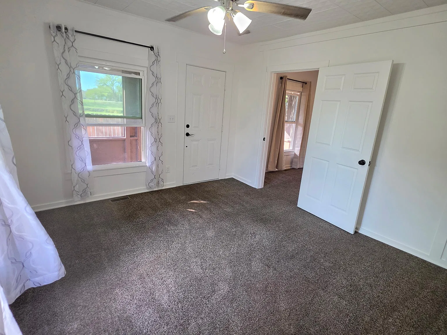 2 bed, 768 sqft, $1,095 — Photo 3