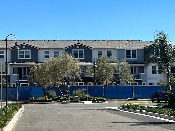 4th image of 322 Lockhart Way